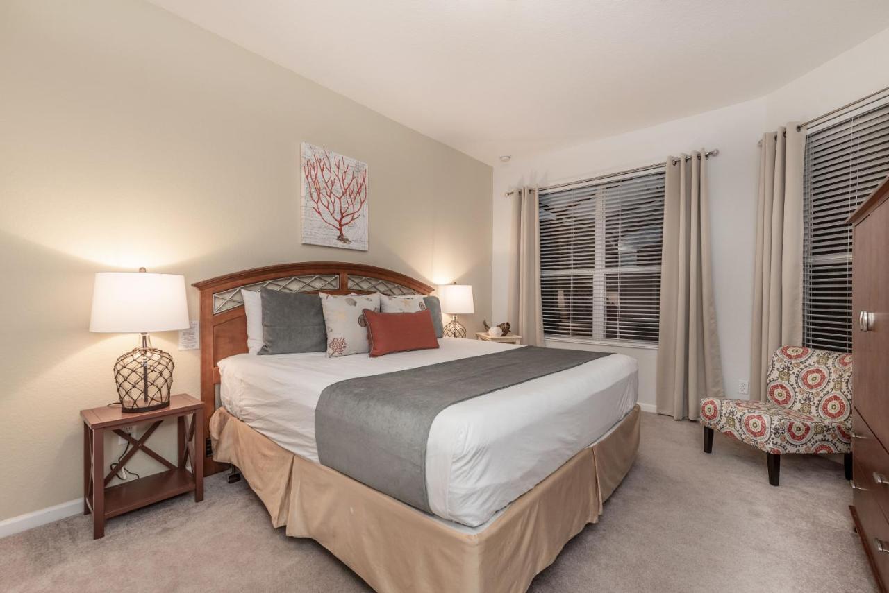 Spacious Wprivate Poolspa & Free Waterpark Holiday home Orlando